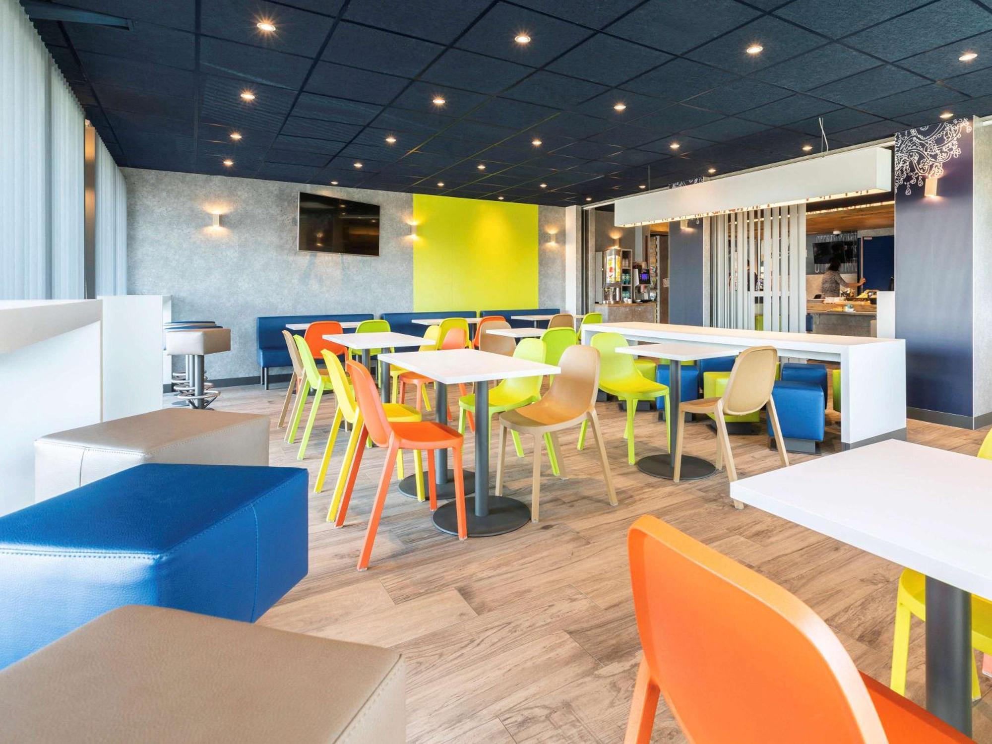 Отель Ibis Budget Rennes Rte Lorient Экстерьер фото