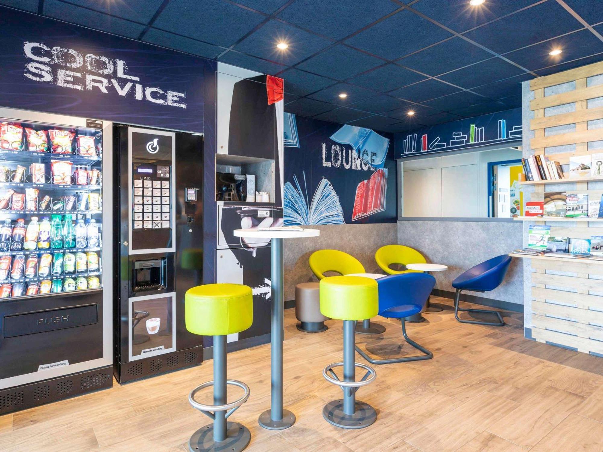 Отель Ibis Budget Rennes Rte Lorient Экстерьер фото