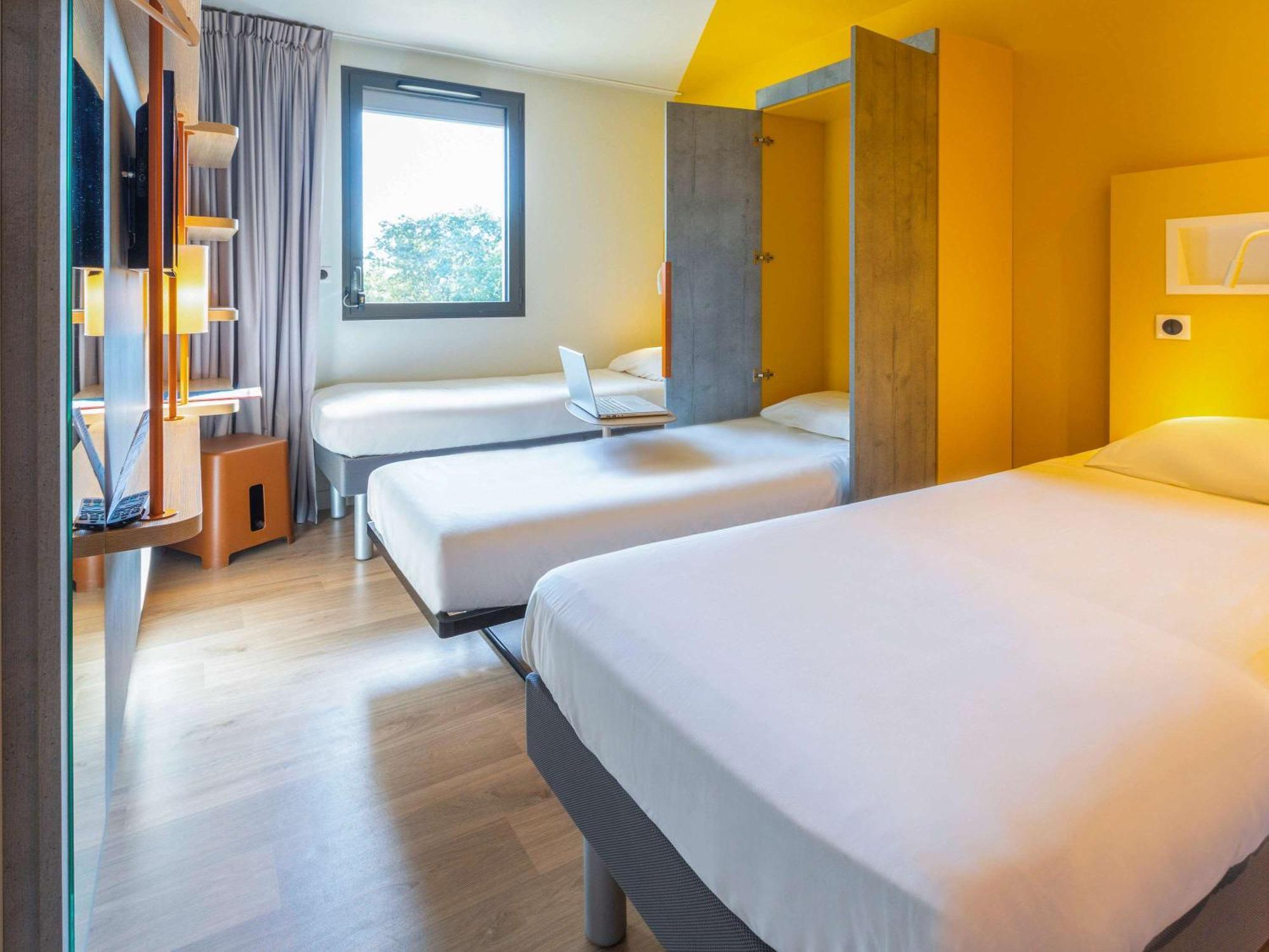 Отель Ibis Budget Rennes Rte Lorient Экстерьер фото