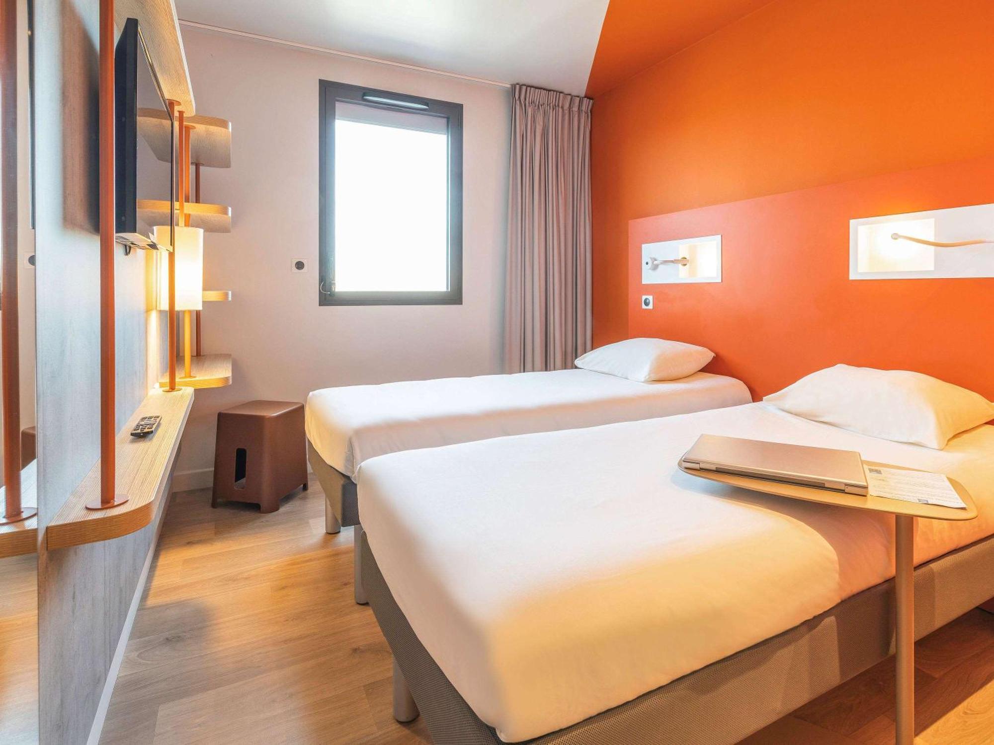 Отель Ibis Budget Rennes Rte Lorient Экстерьер фото