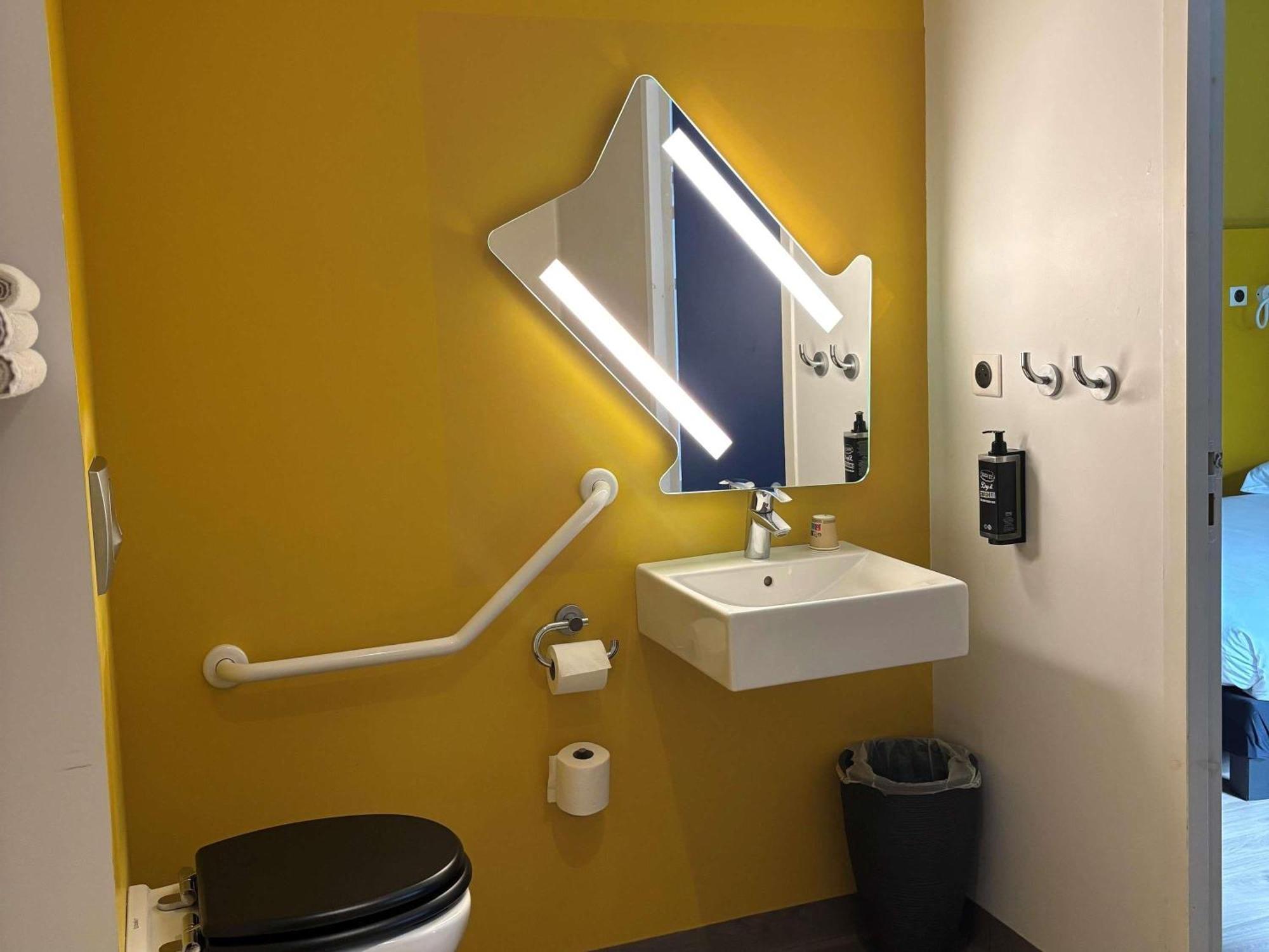 Ibis Budget Rennes Rte Lorient Экстерьер фото